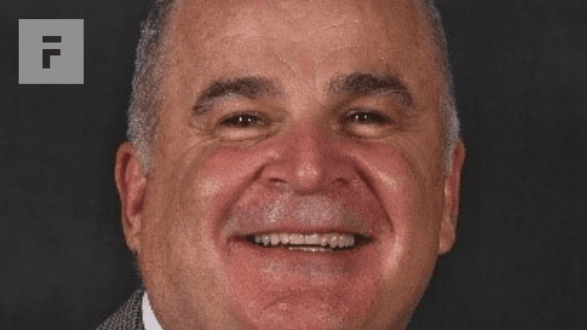 Discursive Manoeuvring in the Borderlands of Career Transition